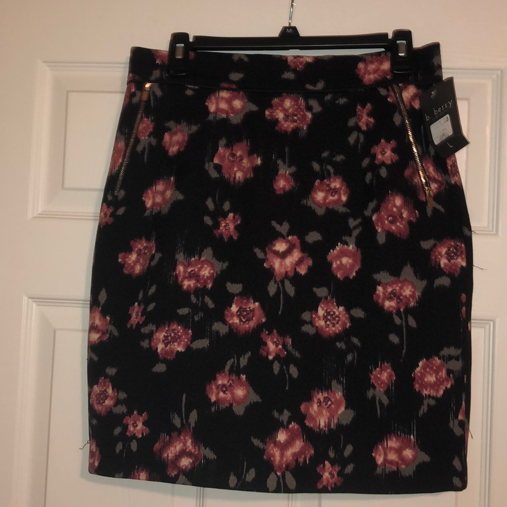 Black floral pencil skirt